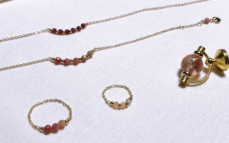 Natural stone-temperament collarbone necklace - Necklaces - Other Metals Gold