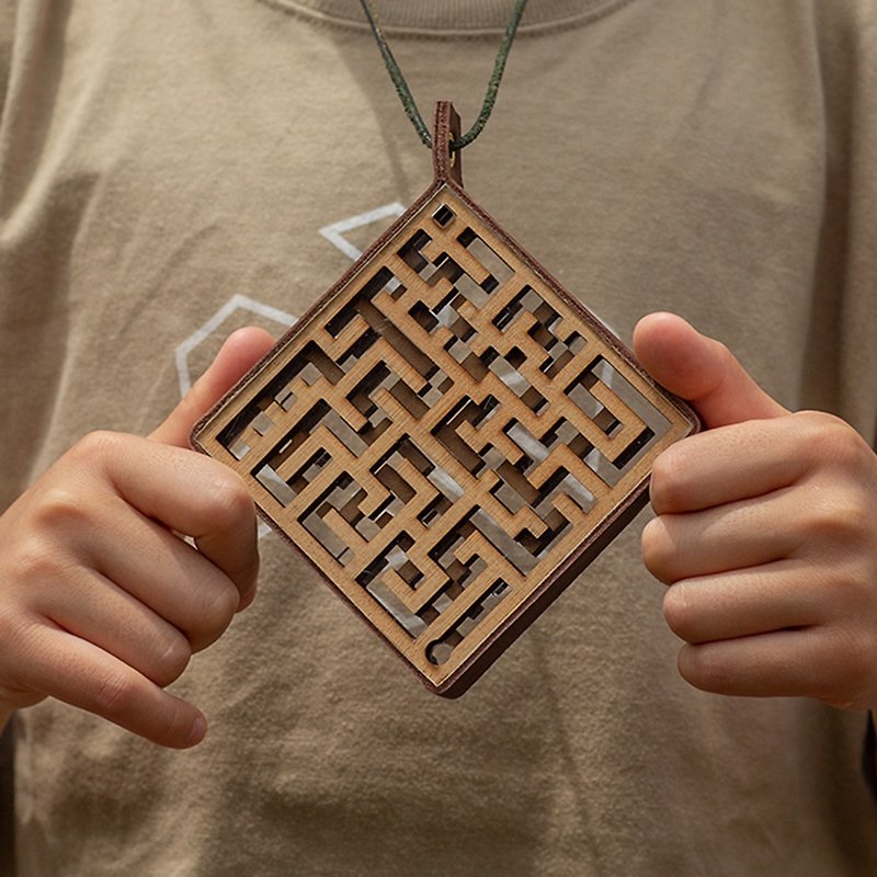 maze ornament - Other - Wood 