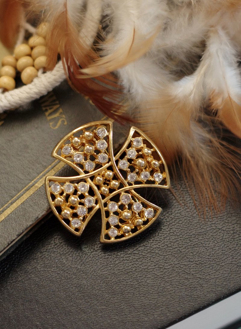 老又好古董珠寶 Vintage古典馬爾他萊茵石十字架別針B368 - 胸針 - 其他金屬 金色