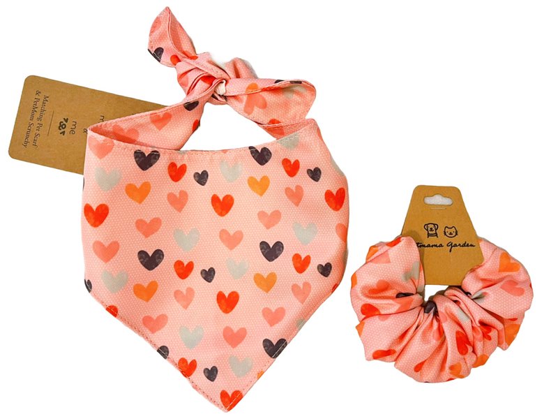 Pet bandana and Pet mom scrunchy set Dog scarf Cat bandana Petmom - ชุดสัตว์เลี้ยง - ผ้าฝ้าย/ผ้าลินิน 