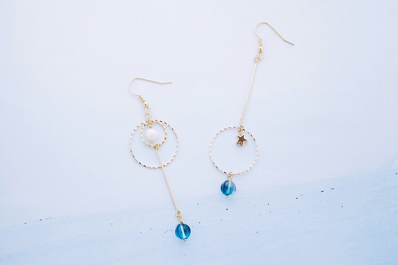Basin - double metal circle gradient Czech glass beads asymmetric earrings (valentine gifts) - ต่างหู - โลหะ สีน้ำเงิน