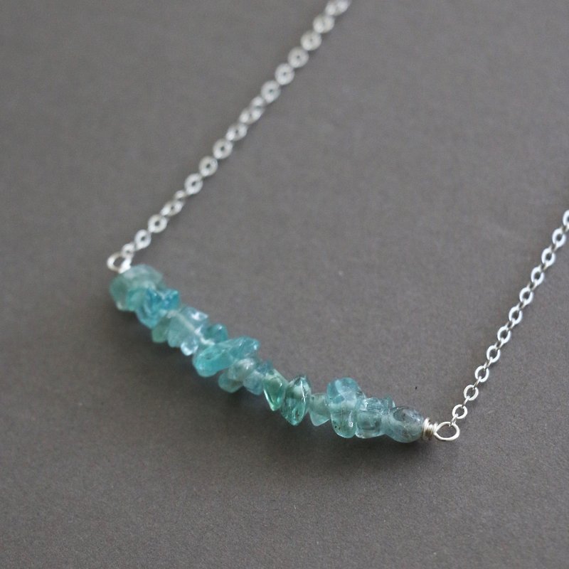 Blue apatite necklace - natural crystal necklace 18k gold plated crystal choker - สร้อยคอ - เครื่องเพชรพลอย สีน้ำเงิน