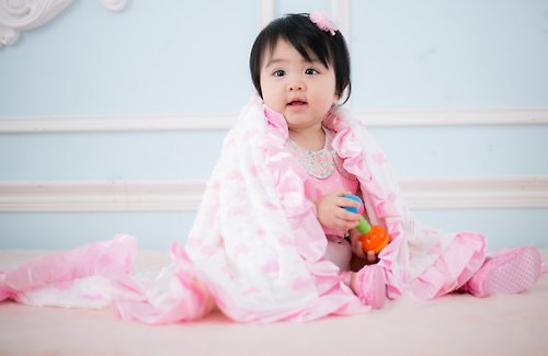 Cutie Bella 美好生活精品館 Minky荷葉邊 點點顆粒 攜帶毯嬰兒毯冷氣毯被 粉色愛心