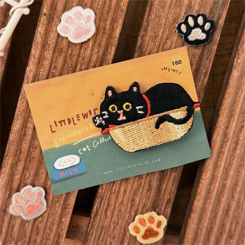 刺繡燙貼/別針 | 貓咪 - 鍋子黑貓 | Littdlework - 徽章/別針 - 繡線 多色