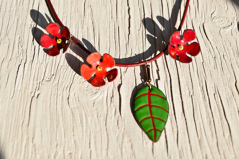 Red Flower, Red Shade, Flower Necklace, Wildflowers, Flower Pendant, Meadow, - 項鍊 - 琺瑯 紅色
