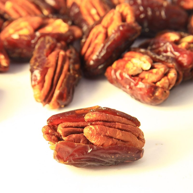 Pecan Dates / 220g box - Nuts - Paper Red