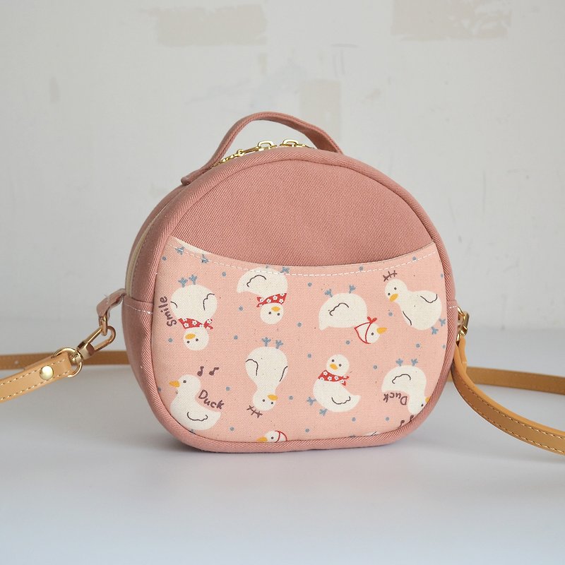 Round shoulder bag/mobile phone bag/side backpack/little duck - Messenger Bags & Sling Bags - Cotton & Hemp 