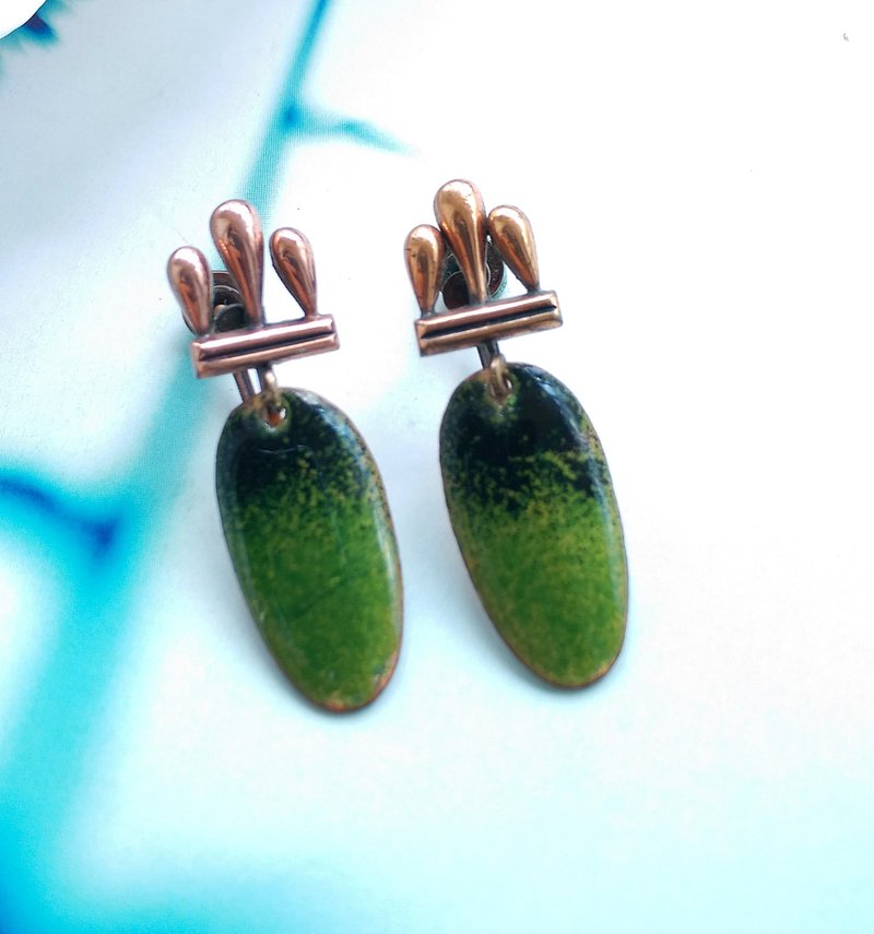 Vintage Jewelry 西洋古董飾品 Copper 手工 漸層綠 栓式耳環 - 耳環/耳夾/耳骨夾 - 其他材質 金色