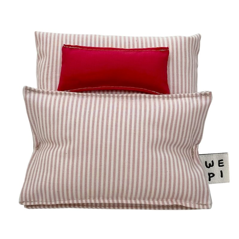 mini Red point doll bedding /handmade mini doll present miniature cushion play - 公仔/玩偶 - 其他材質 紅色