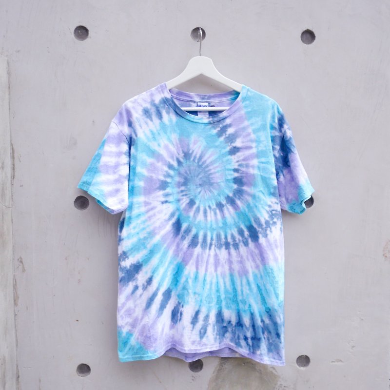手染めTシャツ  台湾 デザイン Blue Spiral - Tシャツ - コットン・麻 ブルー