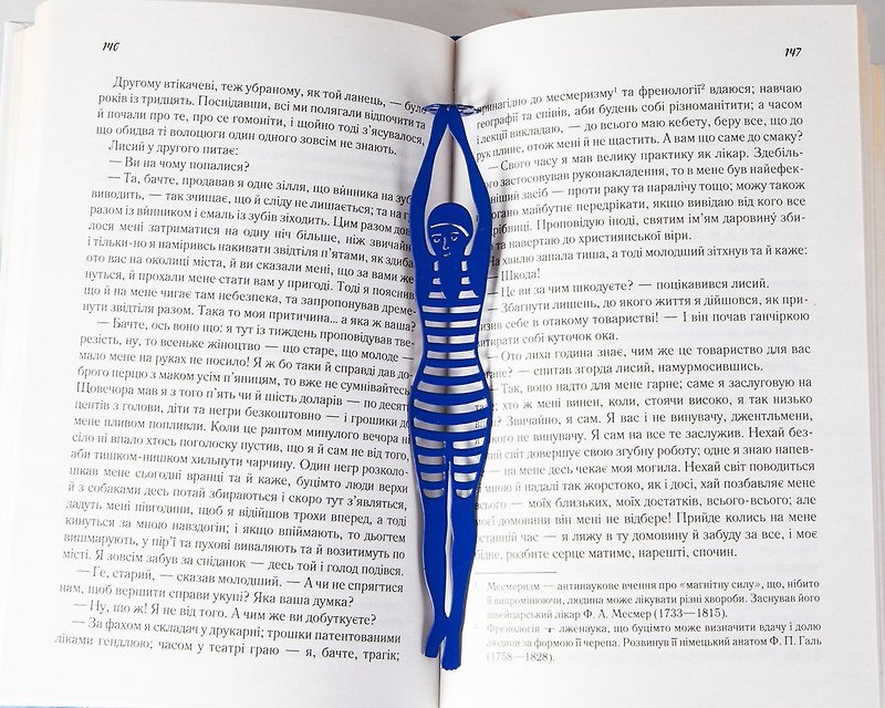 Amazing Bookmark // A Diving Girl // ユニークなプレゼント // FREE SHIPPING WORLDWIDE / - しおり - 金属 ブルー