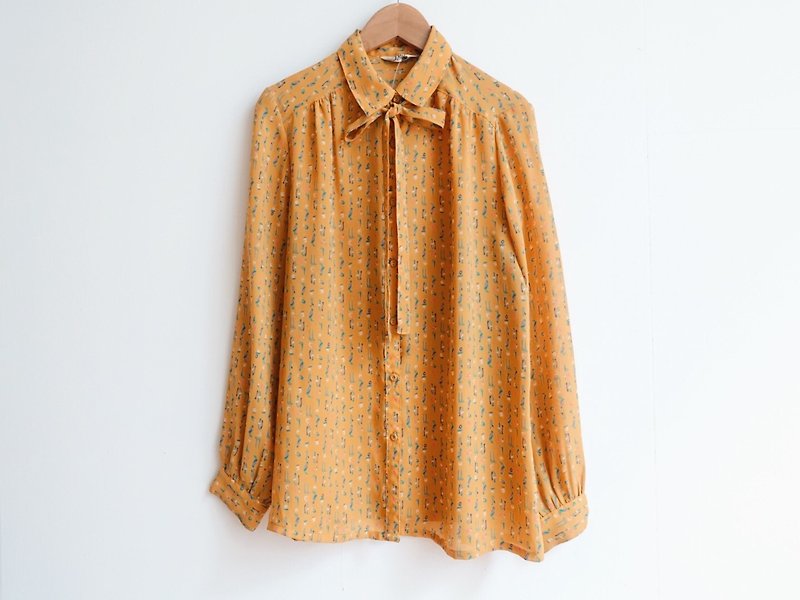 Vintage / Shirt / Long sleeve no.317 tk - เสื้อเชิ้ตผู้หญิง - เส้นใยสังเคราะห์ หลากหลายสี