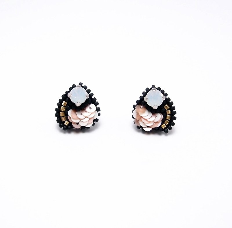 Dewdrop crystal Embroidery Earrings / Salmon Pink - Earrings & Clip-ons - Gemstone Orange