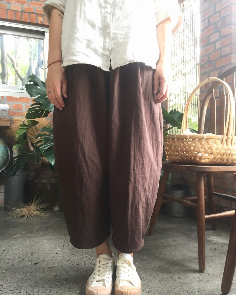 Hand-serving Japanese autumn and winter thick double-layer cotton bristles loose bubble pocket pants - Women's Pants - Cotton & Hemp Brown