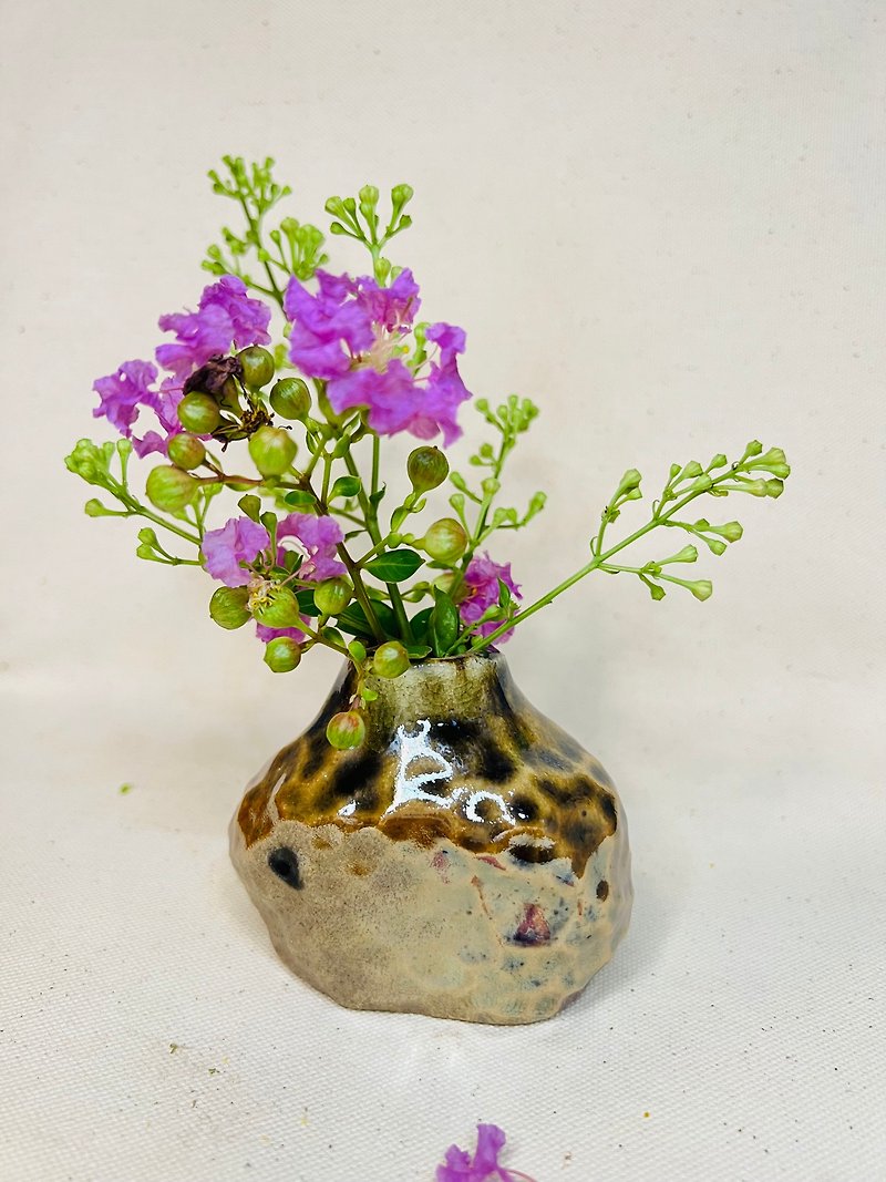 Firewood Hand Pinch Vase / Firewood Hand Pinch Flower Vessel - Pottery & Ceramics - Pottery 