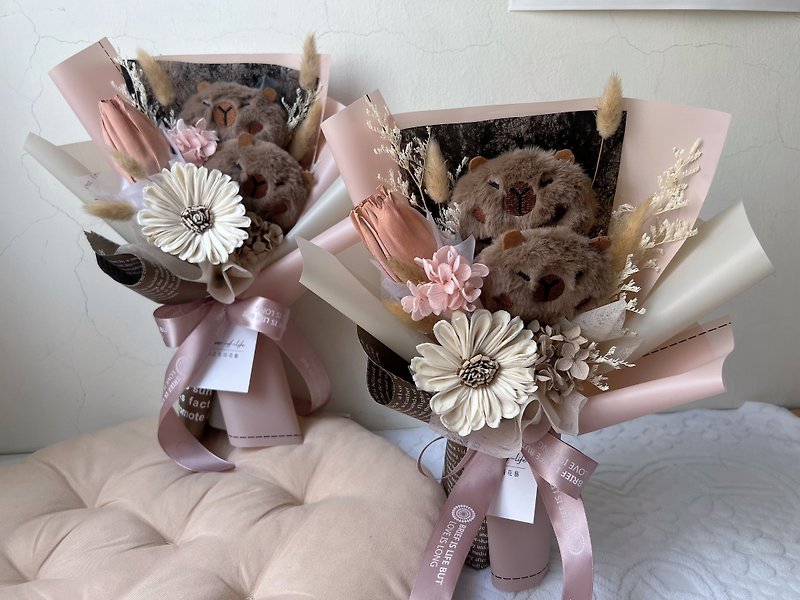 【Graduation Bouquet】flower-of-life doll bouquet capybara bouquet - Dried Flowers & Bouquets - Plants & Flowers Brown