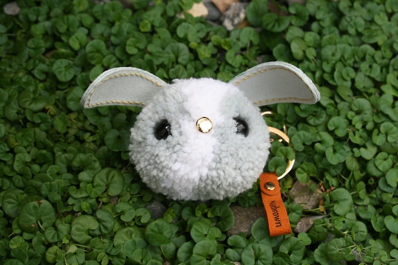 ▎Nutbrown maroon design ▎ handmade leather - healing hair ball animal key ring - gray bunny - ที่ห้อยกุญแจ - หนังแท้ สีเทา