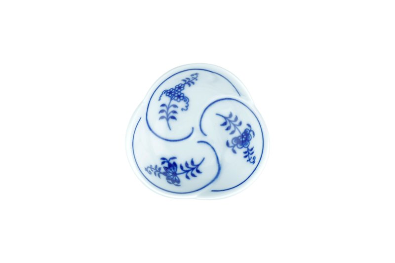 布拉格高堡經典花形碟子-8CM / 新居禮物 / 婚禮 / 母親節禮物 - 碟子/醬料碟/醬油碟 - 瓷 白色