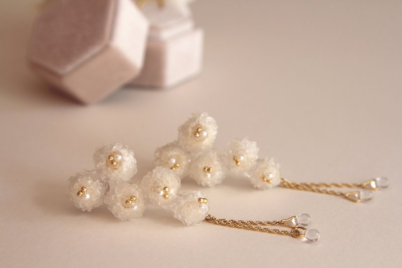 Floral Earrings , Flower Earrings , Artificial Flower Earrings , Earrings - ต่างหู - พืช/ดอกไม้ ขาว
