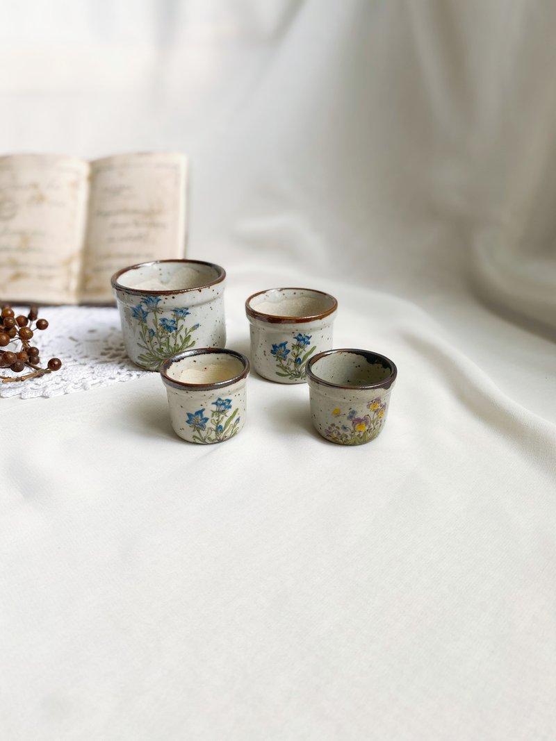 【好日戀物】德國帶回vintage早期手作陶瓷花朵圖案大小杯組 - 擺飾/家飾品 - 陶 多色