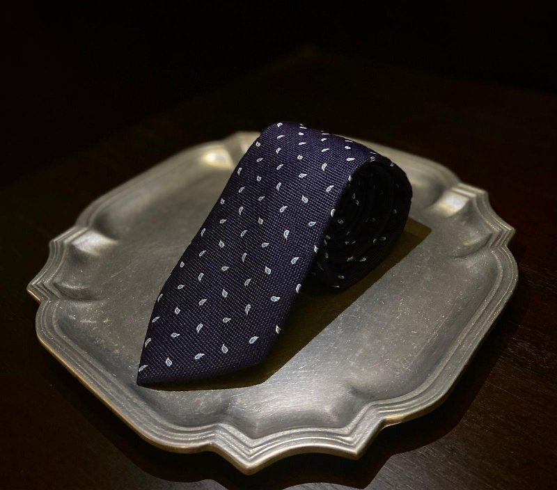 【紳裝精選】深藍色圖案絲質領帶 - 領帶/領帶夾 - 絲．絹 藍色