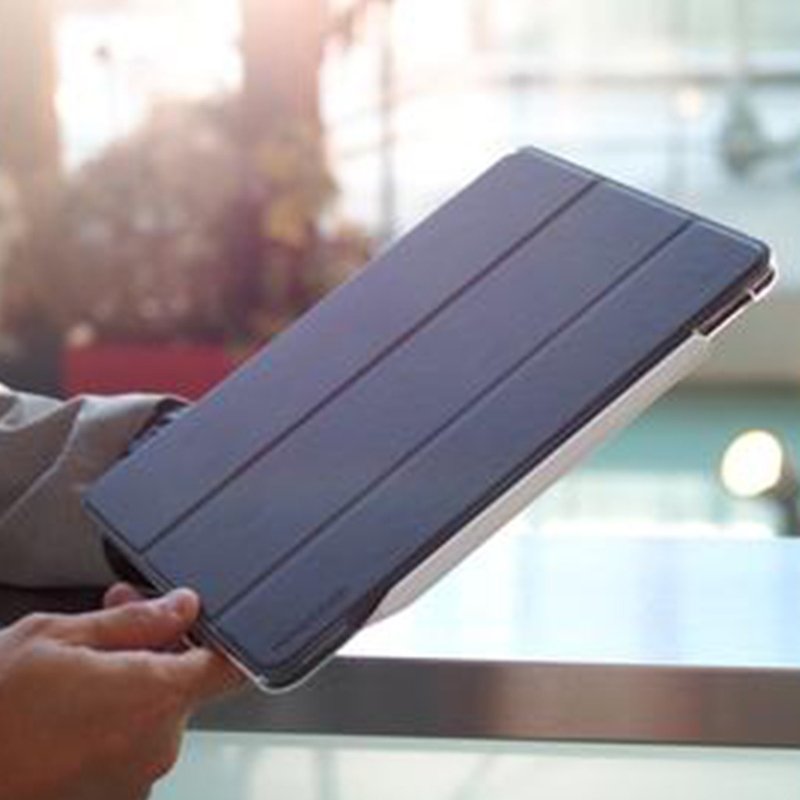 明快なフォリオl iPad Pro11自動スイッチ半透明クラムシェルカバー - チャコールグレー - PCアクセサリー - 合皮 ブラック