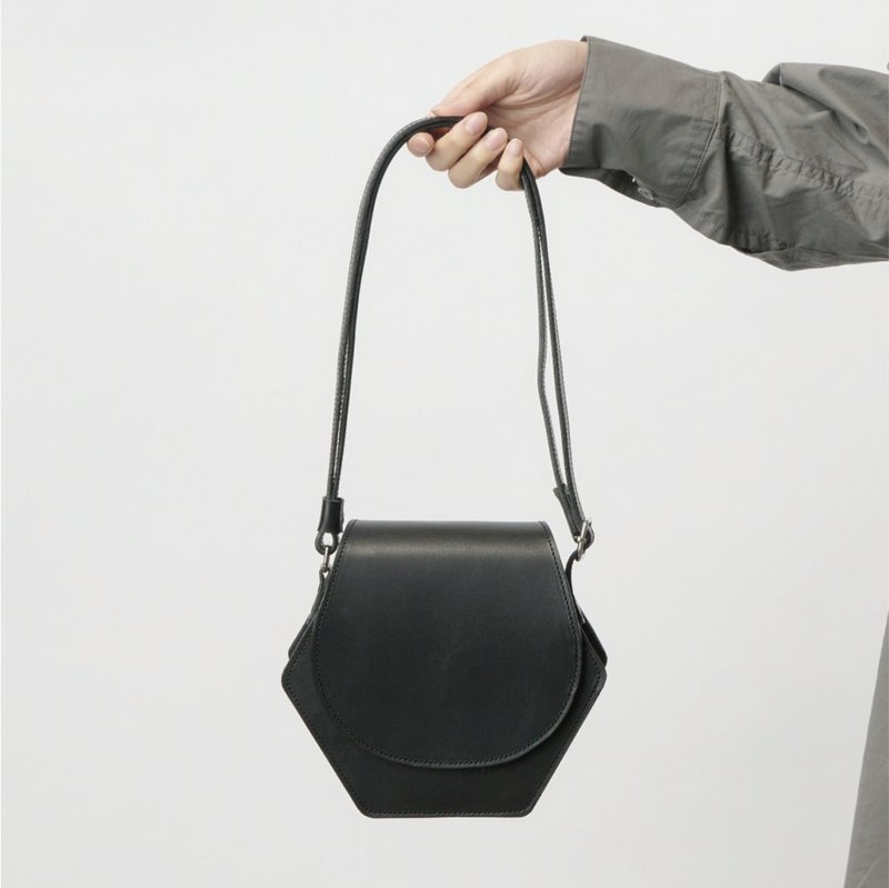 [leather shoulder hexa black] leather/shoulder bag/handbag/hexagon - Messenger Bags & Sling Bags - Genuine Leather Black