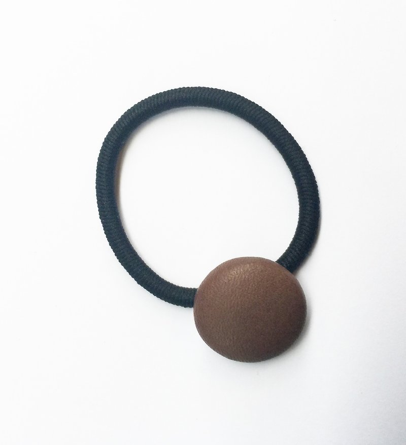 Sienna bag button elastic black hair ring black bracelet - เครื่องประดับผม - หนังแท้ สีนำ้ตาล