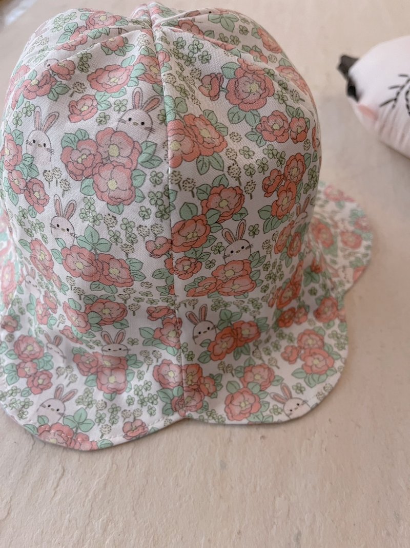 兔寶玩躲貓貓     手工純棉遮陽花瓣帽/寶寶/幼童/親子用 - 嬰兒帽子/髮帶 - 棉．麻 多色