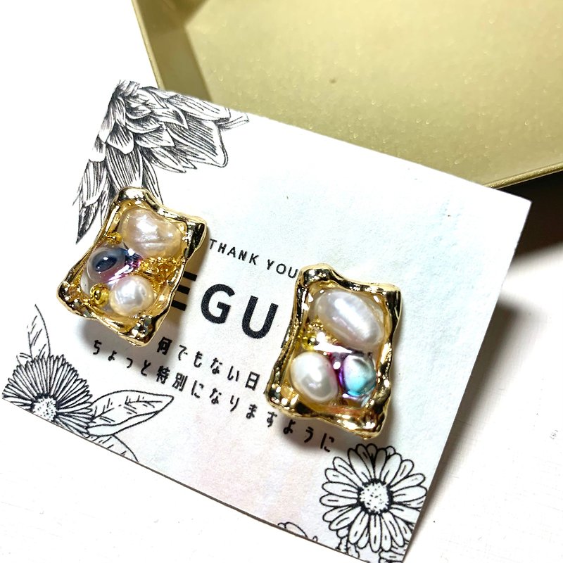 Resin Earrings & Clip-ons Gold - Baroque pearl earrings
