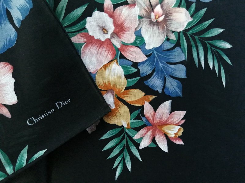 Christian Dior Vintage Handkerchief Floral Print 18 x 18 inches - ผ้าเช็ดหน้า - ผ้าฝ้าย/ผ้าลินิน สีดำ