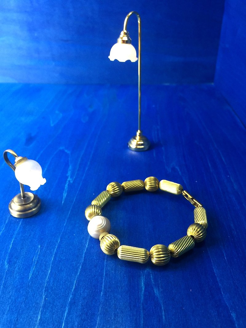 Brass pearl bracelet - Bracelets - Other Metals White