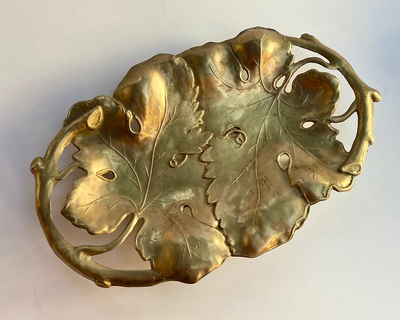 ブドウの蔓 カードトレイ ヴィンテージ 真鍮箔皿 ベルギー製 - 皿・プレート - 金属 ゴールド