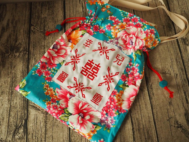 英國製作 懷舊幸福兒童刺繡 台灣牡丹 手挽側揹索繩托特包 - 側背包/斜孭袋 - 棉．麻 藍色