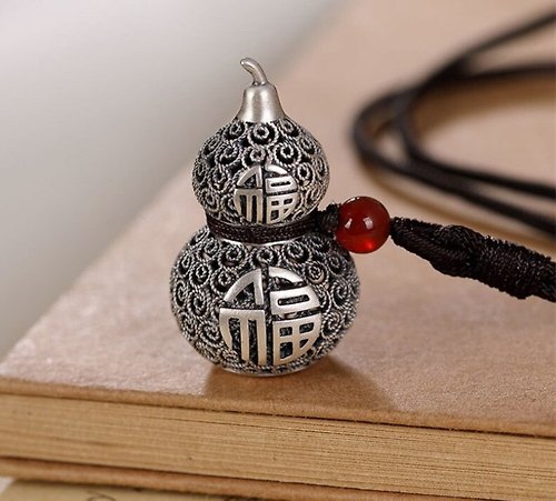 garyjewelry Chinese FU Hollow Filigreed Gourd Pendants with Rope Chains 999 Pure Silver Thai