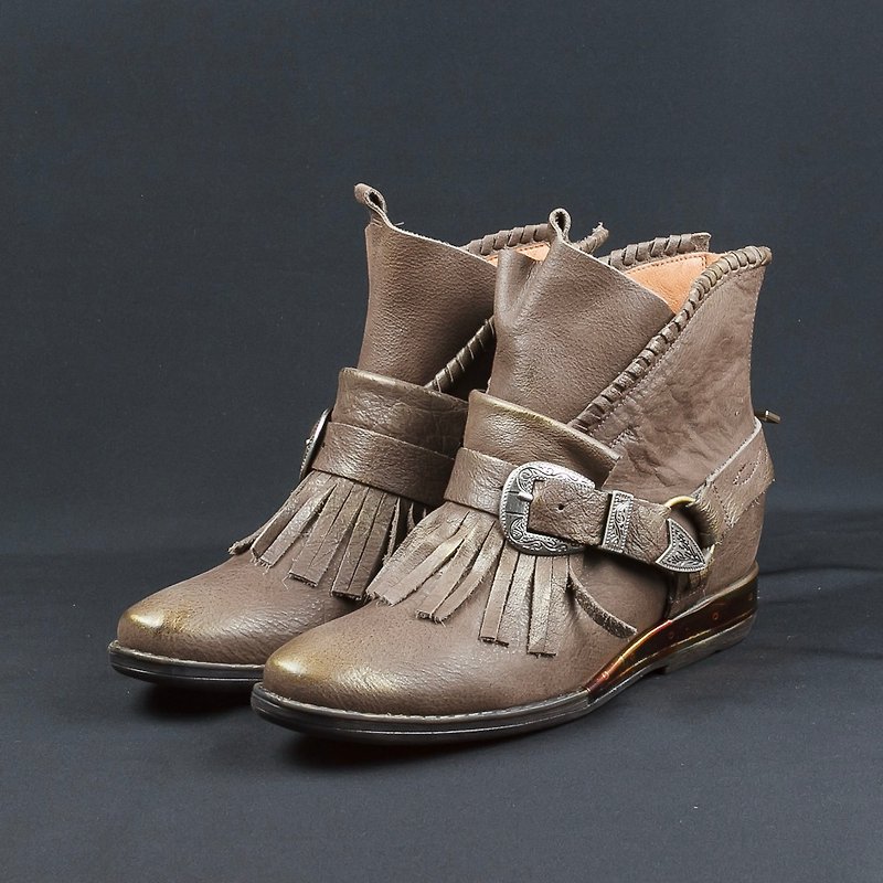 Scheming Beauty Inner Increased Leather Ankle Boots-Mocha - รองเท้าบูทสั้นผู้หญิง - หนังแท้ สีนำ้ตาล