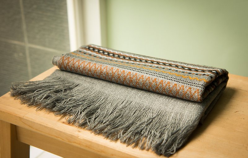 South America Indian Handmade Shawl Grey - ผ้าพันคอถัก - วัสดุอื่นๆ 