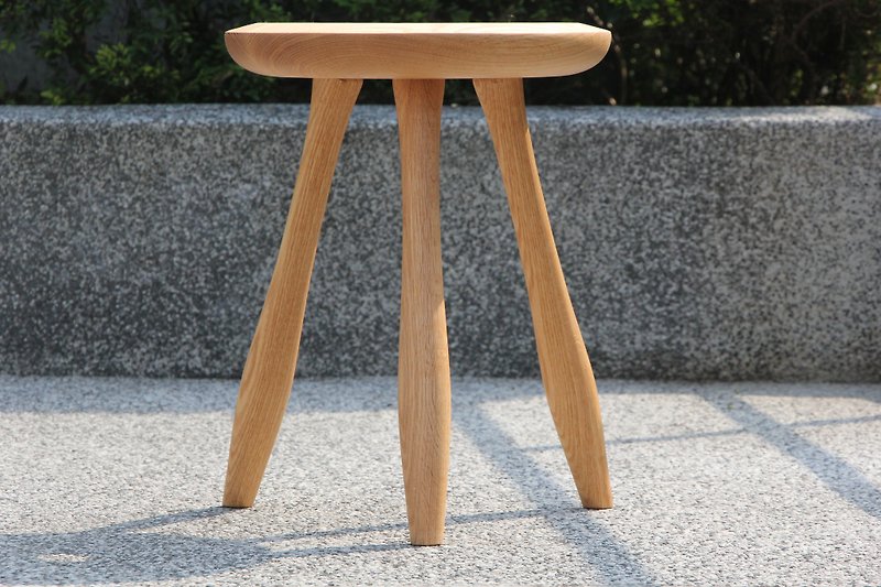 Red oak handmade three-legged round stool - Other Furniture - Wood 