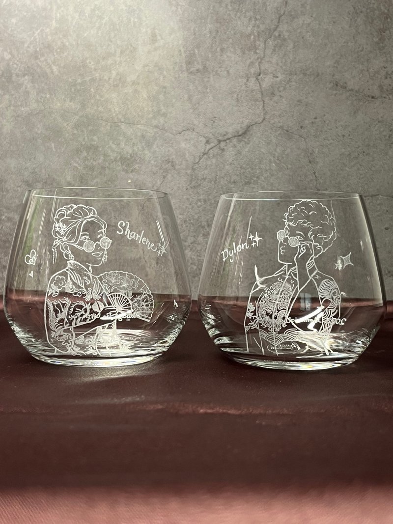 [Customized Wedding Gift] The couple depicts a cup to cup illustration, character painting, face painting and engraving - Customized Portraits - Glass Transparent