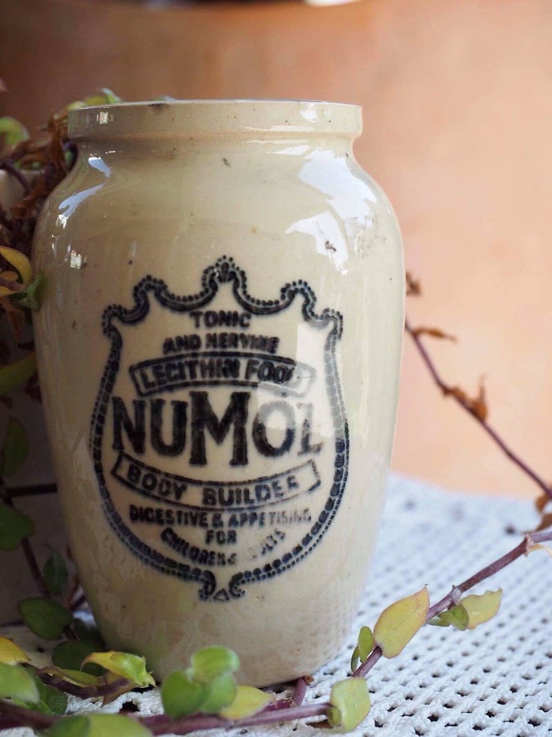 英國早期米白色Numol 老陶罐 - 裝飾/擺設  - 陶 白色