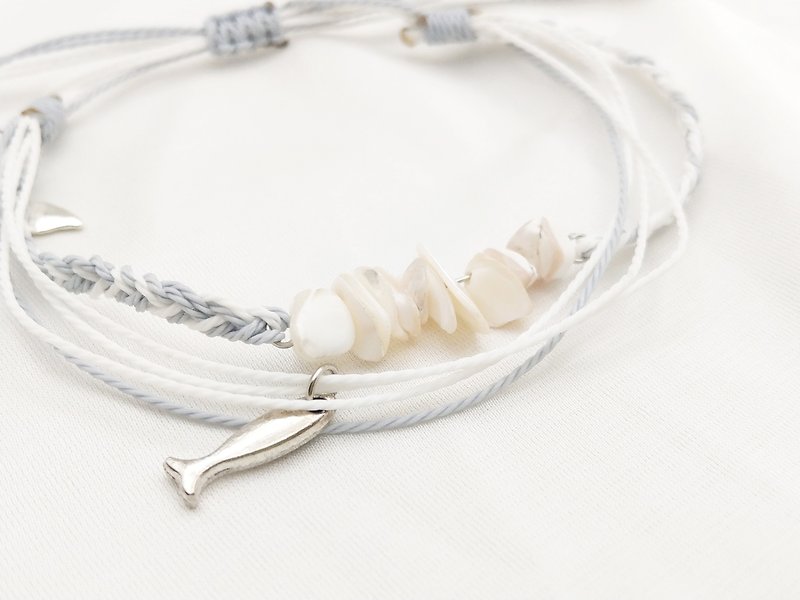 Whale tail white shell waterproof bracelet with adjustable hand circumference - Bracelets - Waterproof Material 
