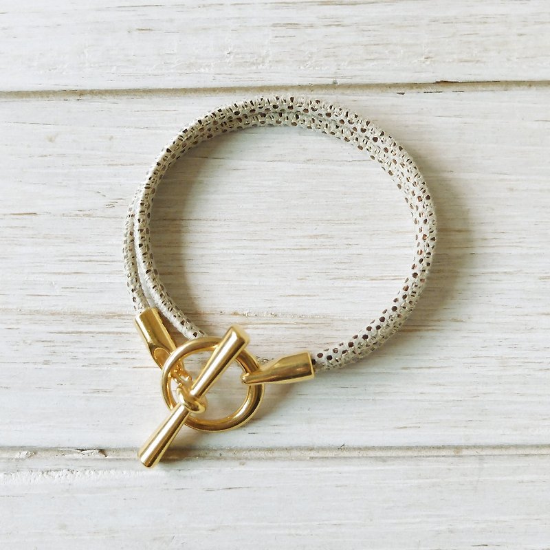 Valentine's Day gift gold dot leather stitching leather cord bracelet music in hand made European jewelry - สร้อยข้อมือ - หนังแท้ สีทอง