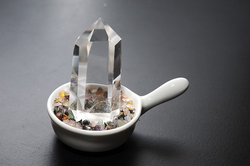 White crystal pillar ore, Gemstone, crystals, crystal ore, ornaments 1