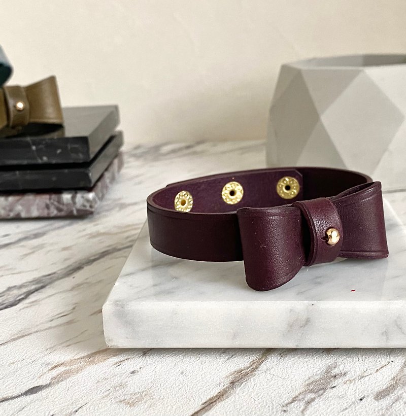 Italian leather-dark purple frosted cowhide bow collar