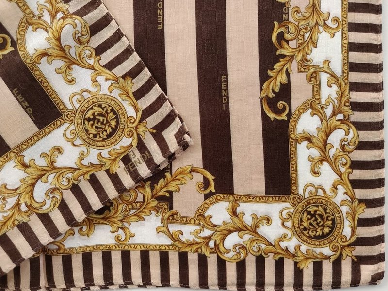 Fendi Vintage Handkerchief Acanthus Motif pattern 19 x 19.5 inches - 手帕 - 棉．麻 卡其色