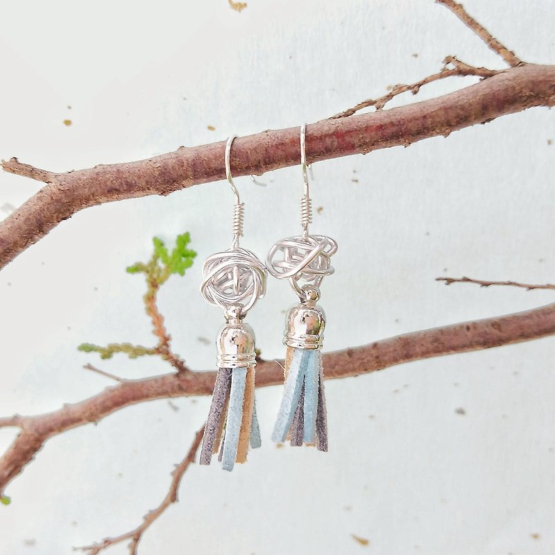 Quiet blue hand for tassel earrings can change ear clip - Earrings & Clip-ons - Other Metals Blue