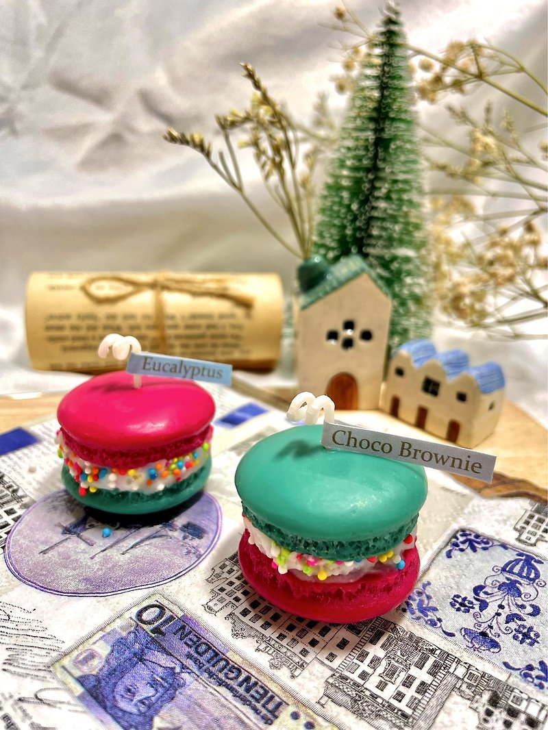 Handmade Christmas macaron scented candles. - Candles & Candle Holders - Wax Red