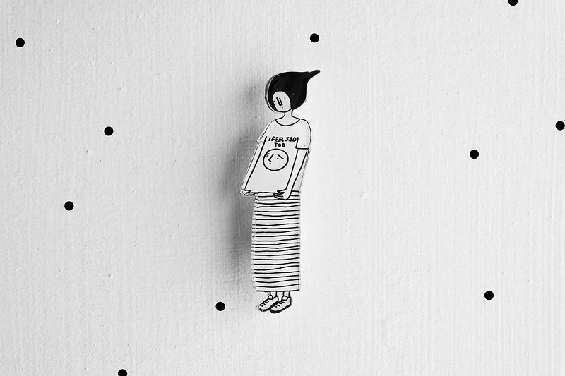 Miss Hairy Collection / Black and White Brooch / 020 - Brooches - Plastic White