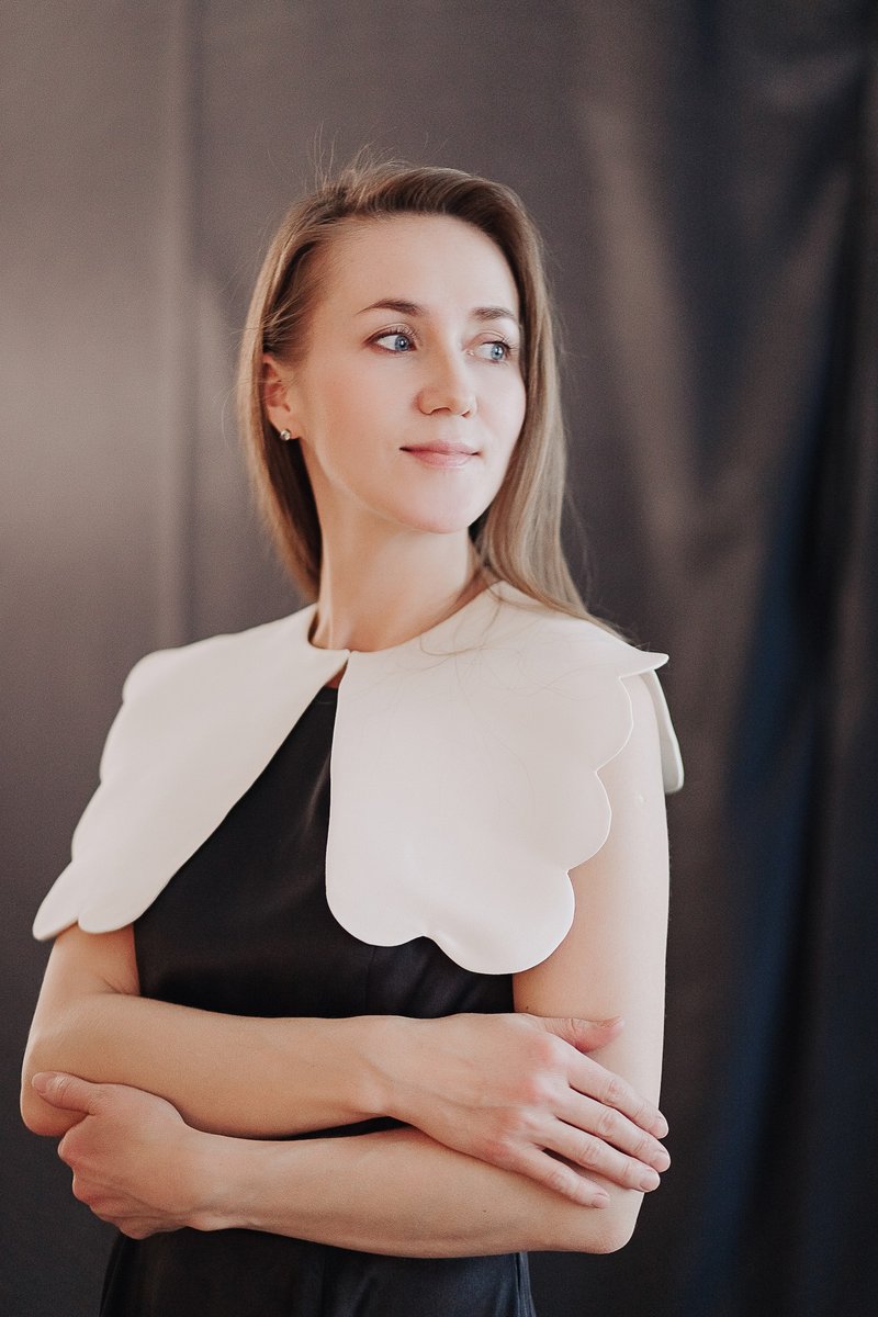 Removable White Collar in Pure Silk - Elevate Your Graduation Dress with Style - 鎖骨鍊 - 絲．絹 白色