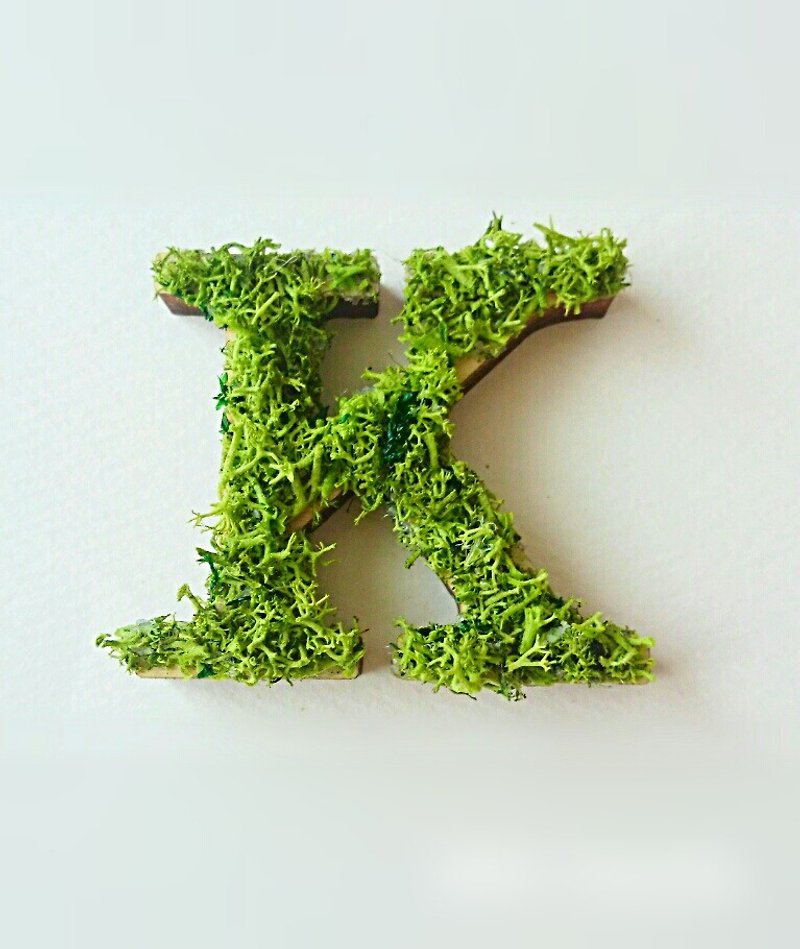 Wooden Alphabet Object (Moss) 5cm/Kx 1 piece - ของวางตกแต่ง - ไม้ สีเขียว